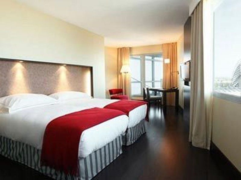 Nh Lyon Airport Hotel Colombier-Saugnieu Bilik gambar